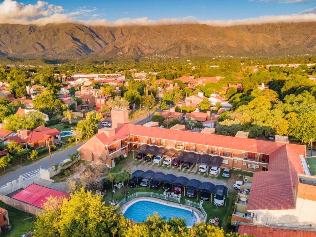 Hotel Valle Del Sol Мерло Экстерьер фото