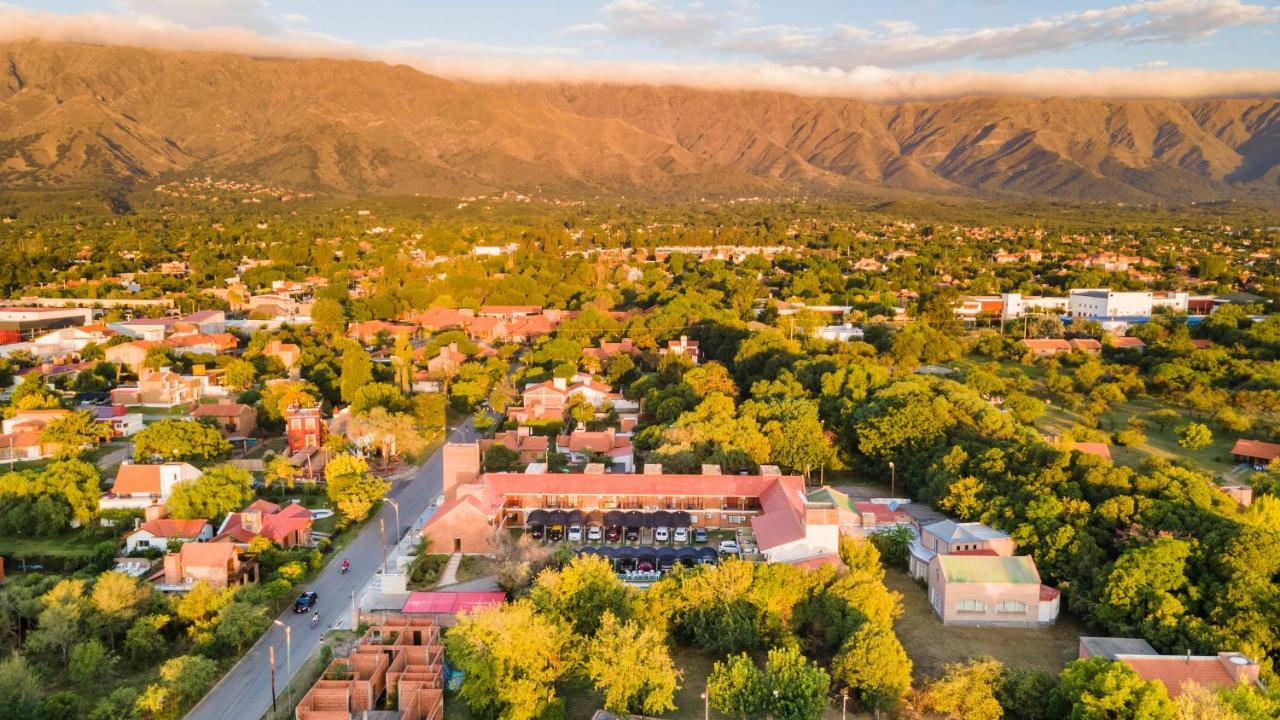 Hotel Valle Del Sol Мерло Экстерьер фото