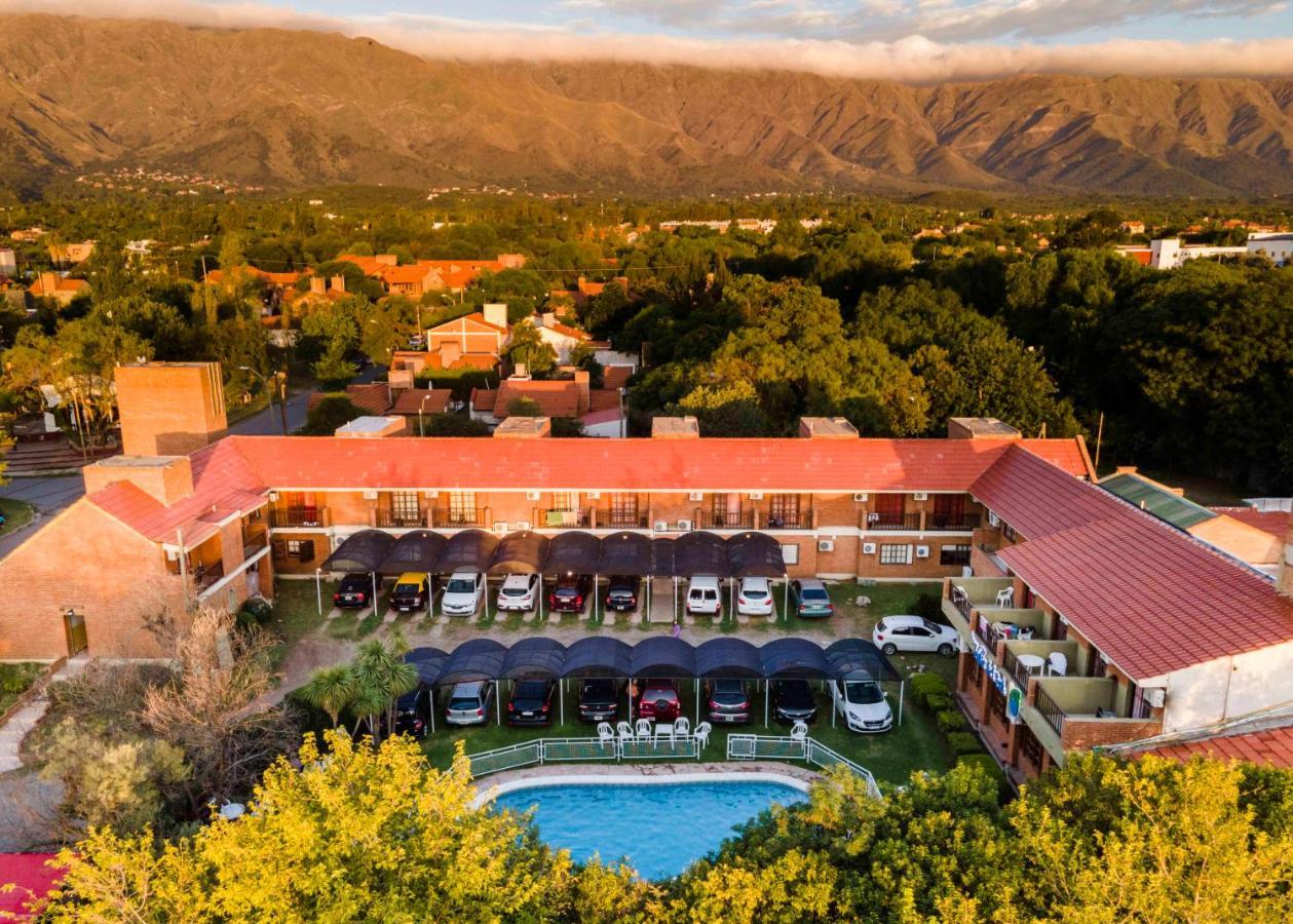 Hotel Valle Del Sol Мерло Экстерьер фото