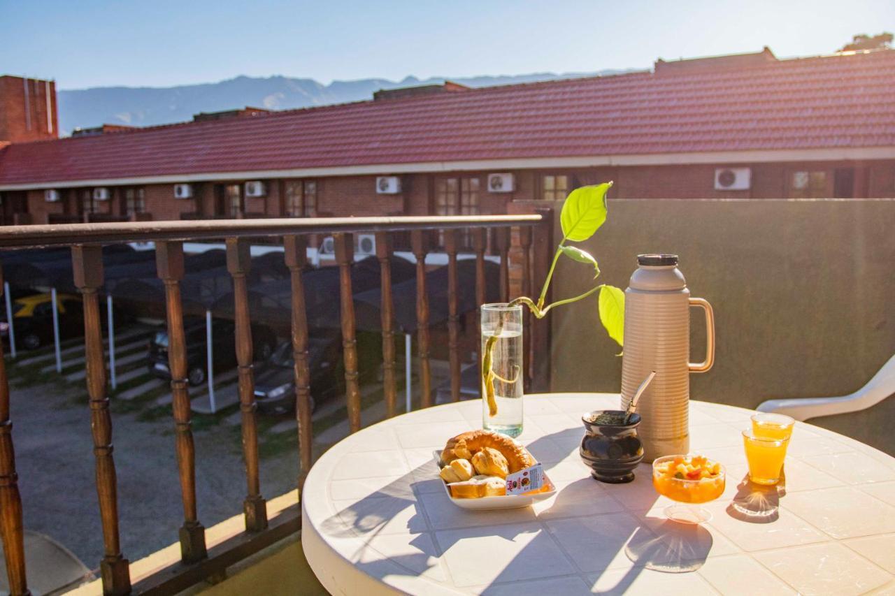 Hotel Valle Del Sol Мерло Экстерьер фото